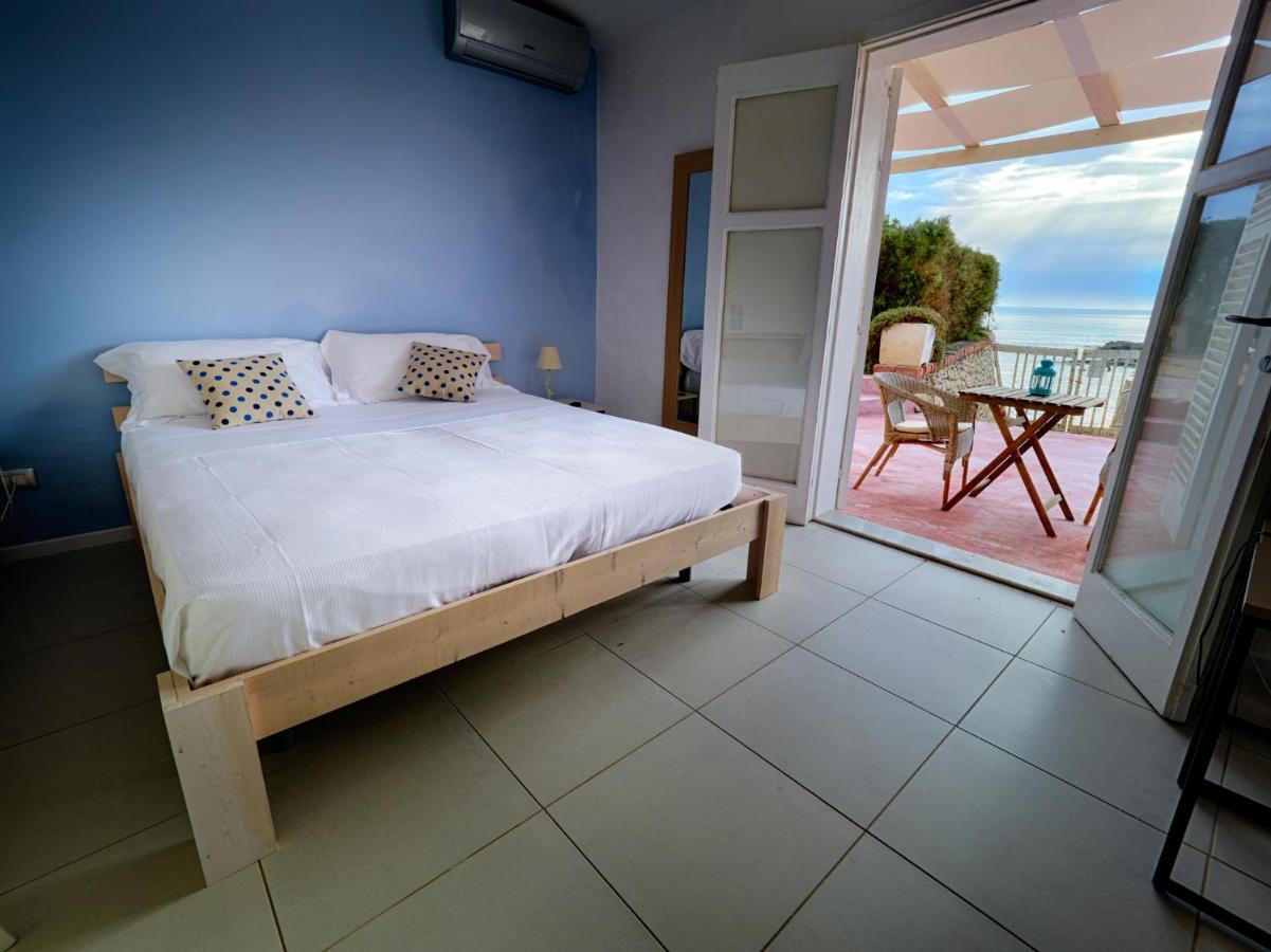 Il Varo A Mare Bed & Breakfast Punta Braccetto Exterior photo